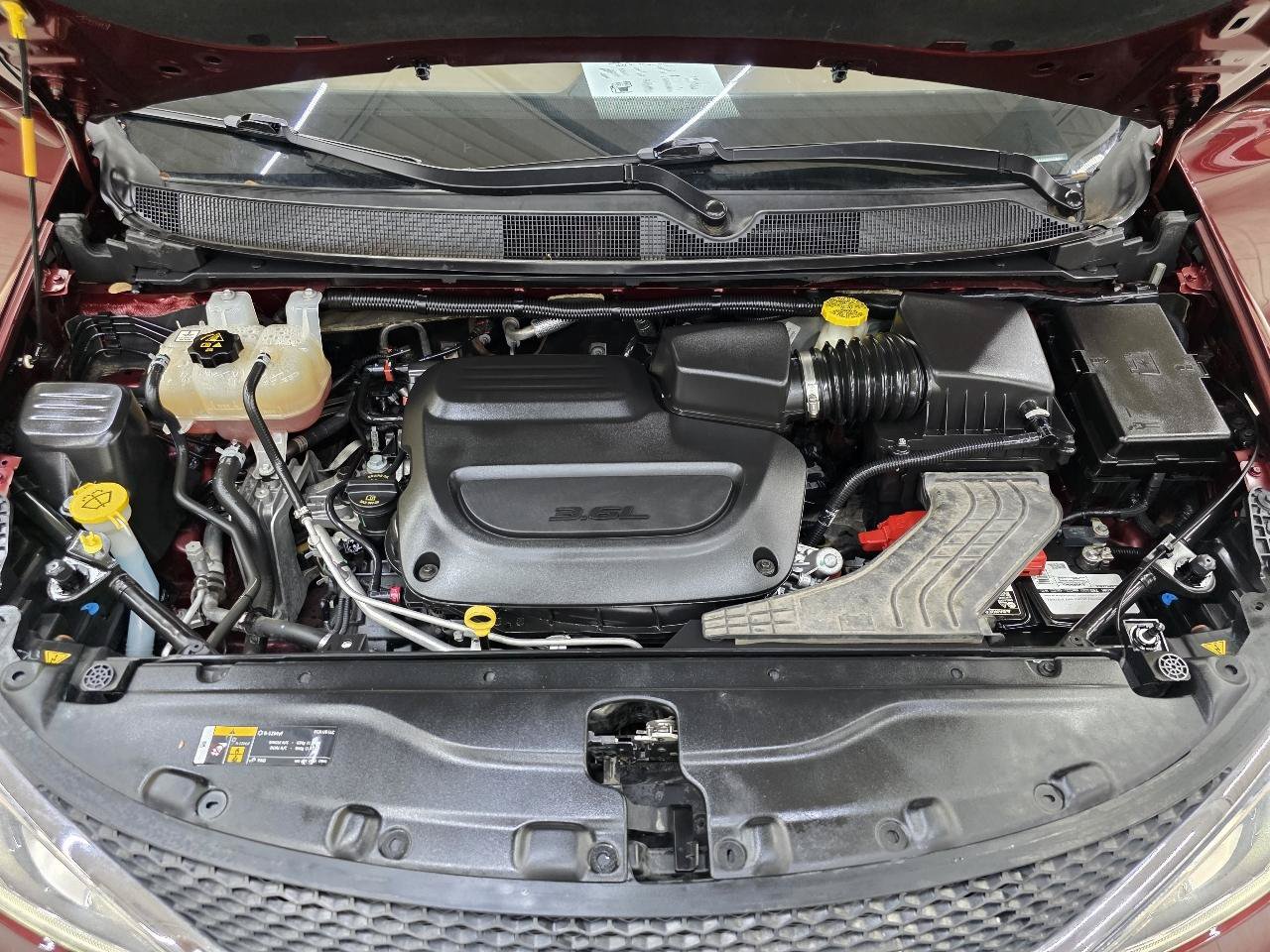 Used 2020 Chrysler Pacifica Limited w/ Advanced Safetytec Group FWD image 45