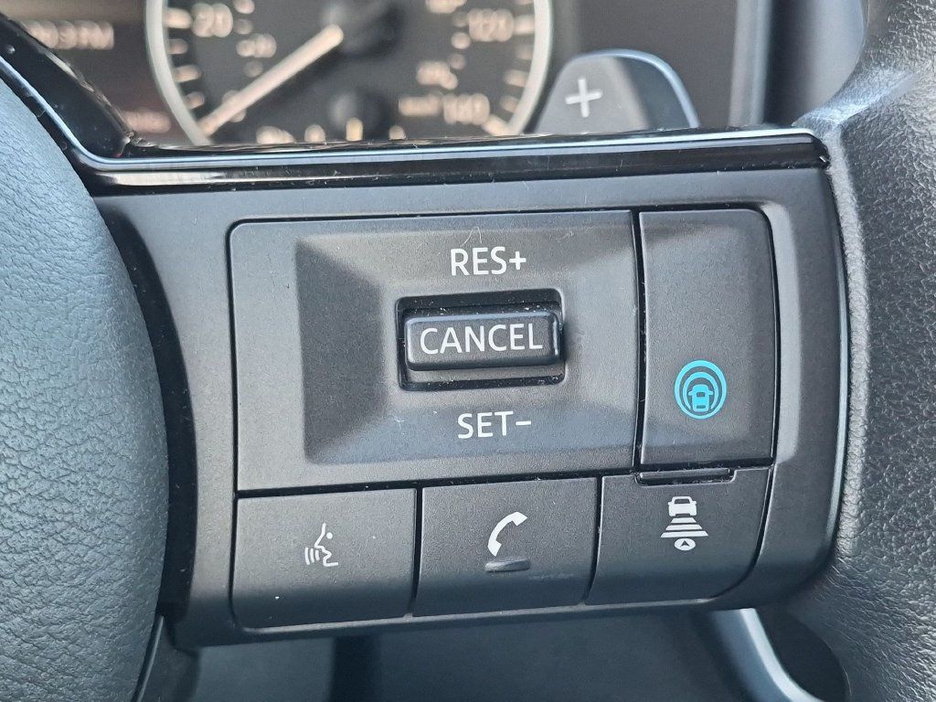 Used 2023 Nissan Rogue SV AWD/4WD image 15