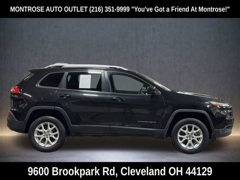 Used 2016 Jeep Cherokee Latitude image 3