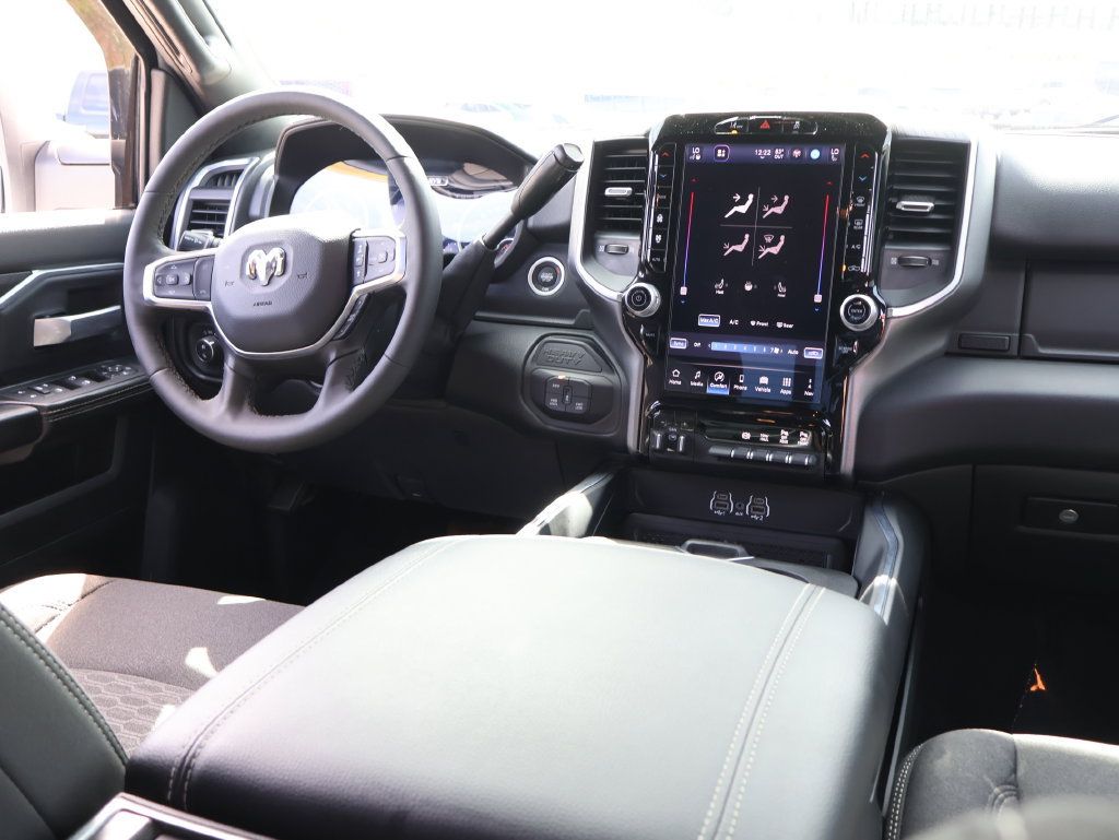 Used 2025 RAM 3500 Big Horn AWD/4WD image 13