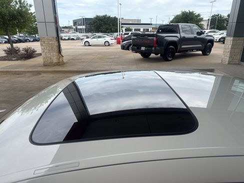 Used 2022 BMW M5 w/ Executive Package image 6