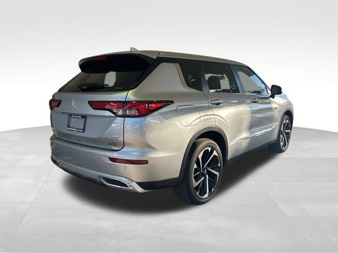 New 2025 Mitsubishi Outlander SE image 3