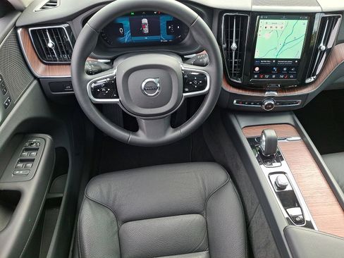 Certified 2023 Volvo XC60 B5 Plus w/ Climate Package AWD/4WD image 11