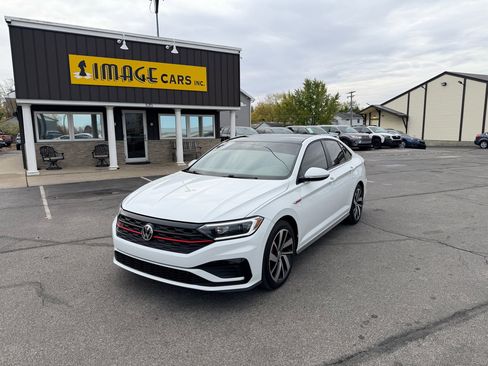 Used 2019 Volkswagen Jetta GLI image 2