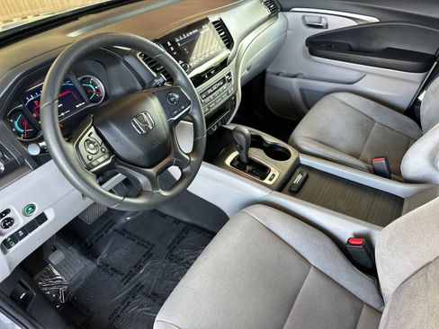 Used 2019 Honda Pilot EX image 11