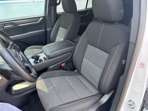 Used 2025 GMC Acadia Elevation FWD image 30