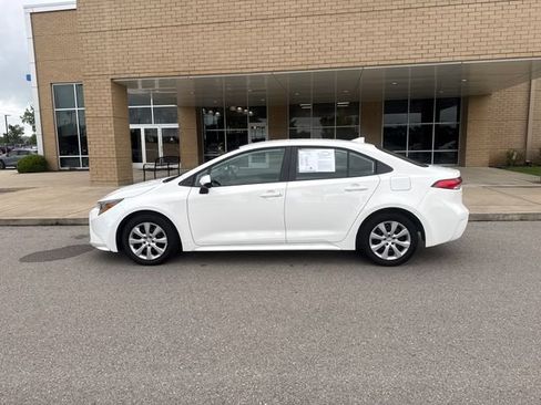 Used 2025 Toyota Corolla LE FWD image 1