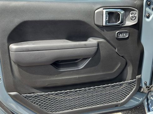 New 2025 Jeep Gladiator Sport image 13