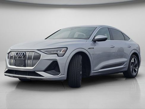 Used 2022 Audi e-tron Premium image 22