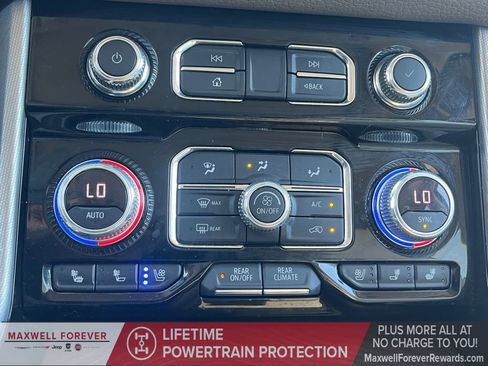 Used 2022 GMC Yukon XL Denali w/ Advanced Technology Package image 4