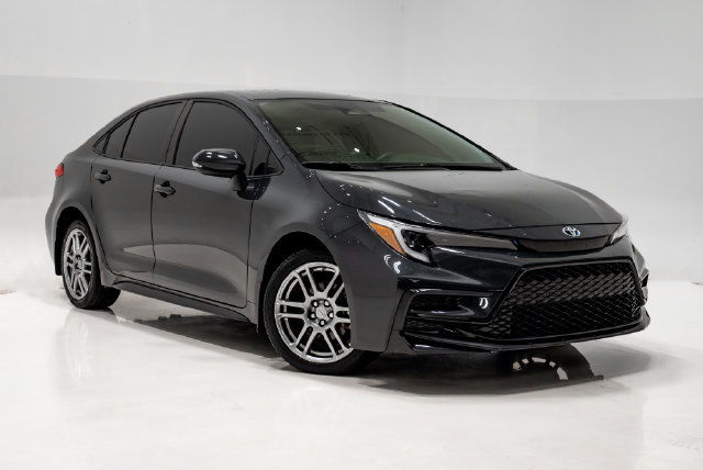 Used 2024 Toyota Corolla SE w/ Convenience Package FWD image 6