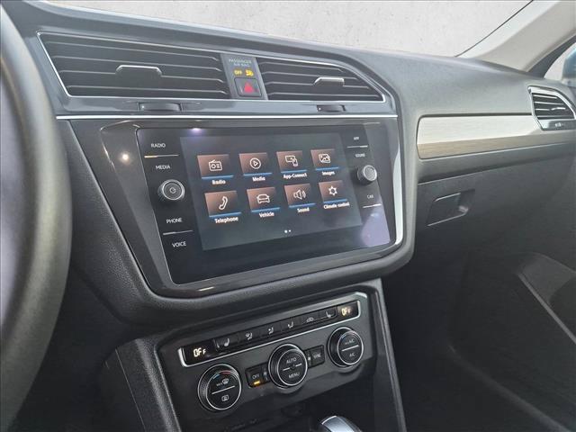 Used 2020 Volkswagen Tiguan SE w/ Panoramic Sunroof Package AWD/4WD image 14