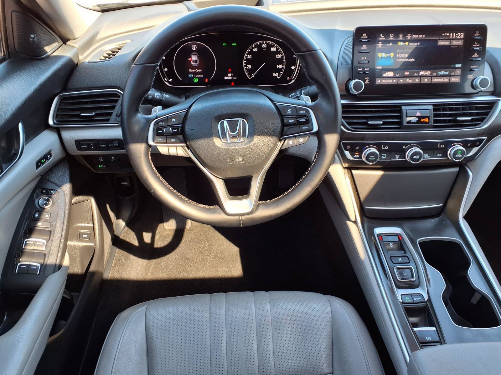 Used 2018 Honda Accord Touring image 15