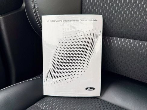 Used 2025 Ford Escape SE FWD image 39