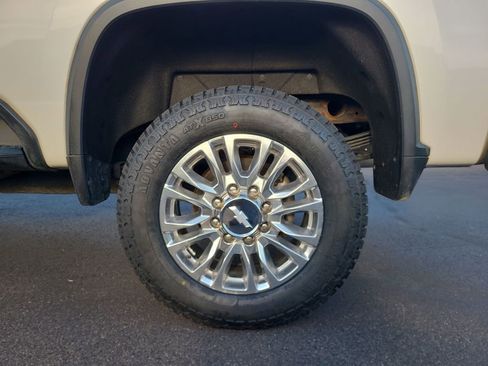 Used 2020 Chevrolet Silverado 2500 High Country image 15