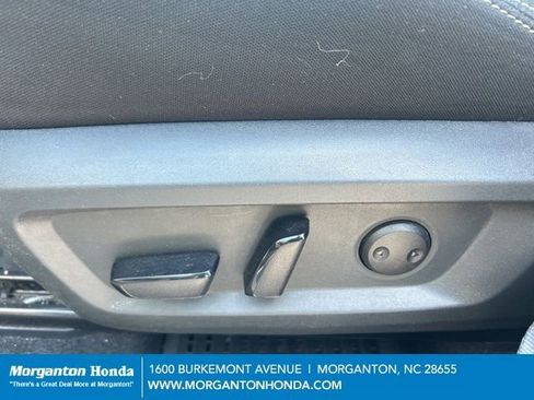 Used 2024 Nissan Rogue SV AWD/4WD image 14