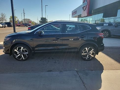 Used 2022 Nissan Rogue Sport SL w/ Premium Package image 4