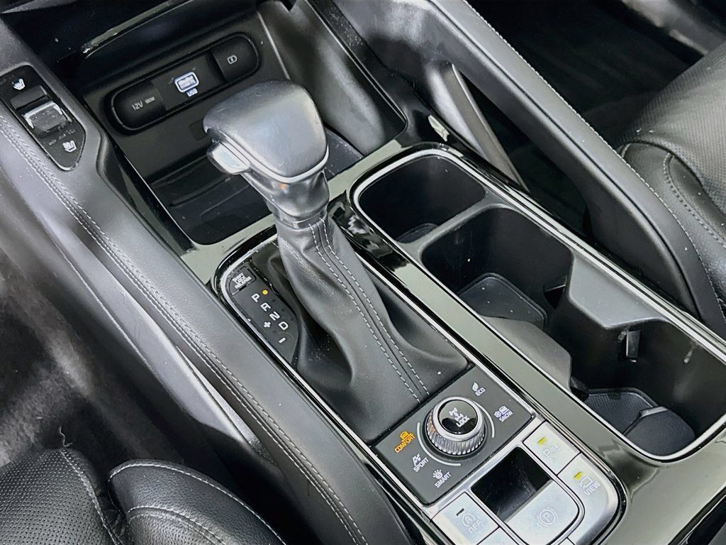 Used 2022 Kia Telluride SX w/ Nightfall Edition Package AWD/4WD image 17