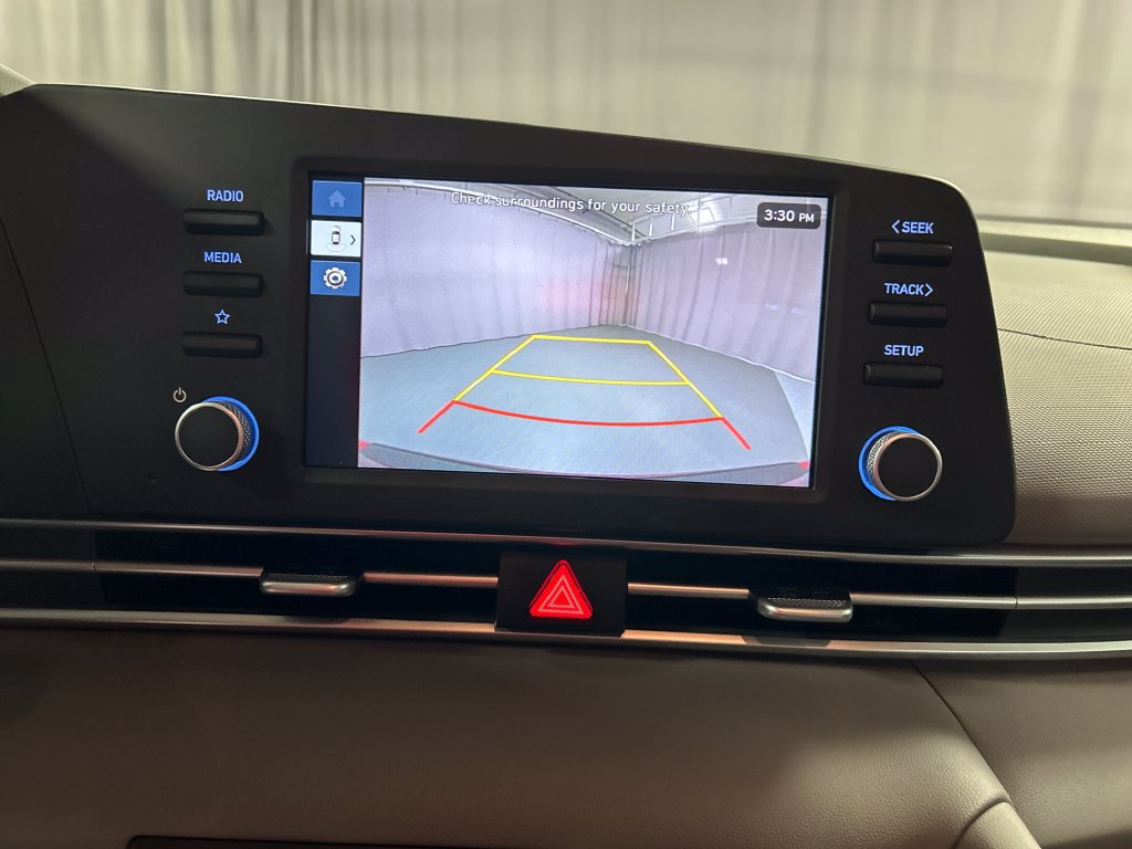 Used 2025 Hyundai Elantra SE FWD image 16