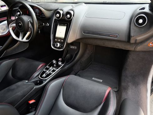 Used 2023 McLaren GT RWD image 10