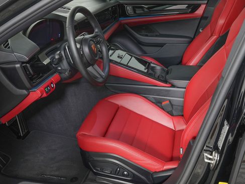 Used 2026 Porsche Panamera image 14