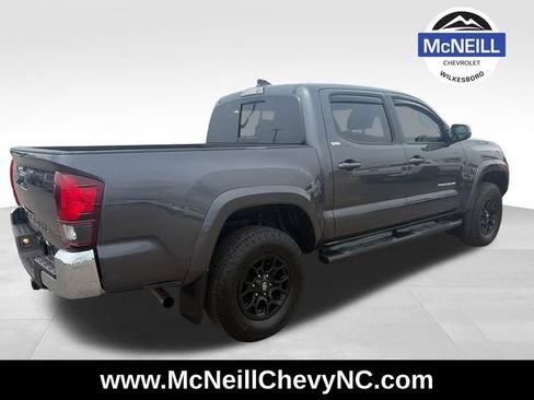 Used 2021 Toyota Tacoma SR5 RWD image 8
