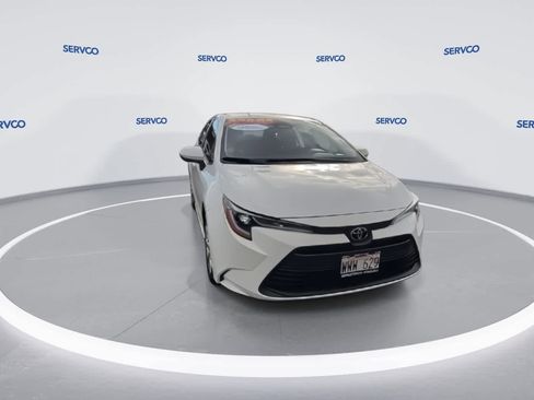 Used 2023 Toyota Corolla LE image 3