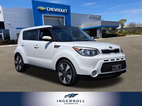 Used 2015 Kia Soul ! w/ Sun & Sound Package FWD image 1