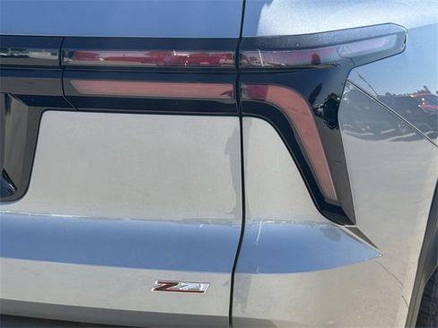 New 2026 Chevrolet Traverse Z71 w/ Driver Confidence Package image 7