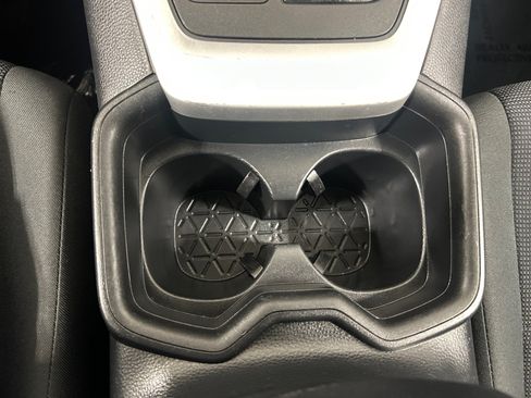 Used 2020 Toyota RAV4 LE FWD image 18