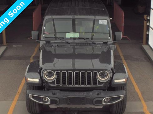 Used 2025 Jeep Wrangler Unlimited Sahara w/ Safety Group image 2