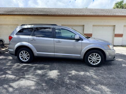 Used 2016 Dodge Journey SXT image 3