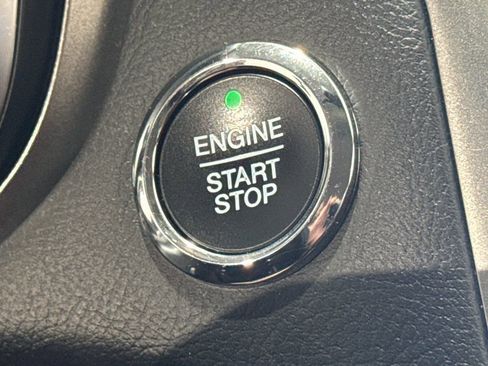 Used 2018 Ford Fusion SE w/ Fusion SE Technology Package image 43