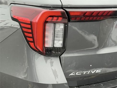 New 2026 Ford Explorer Active w/ Active Comfort Package image 8