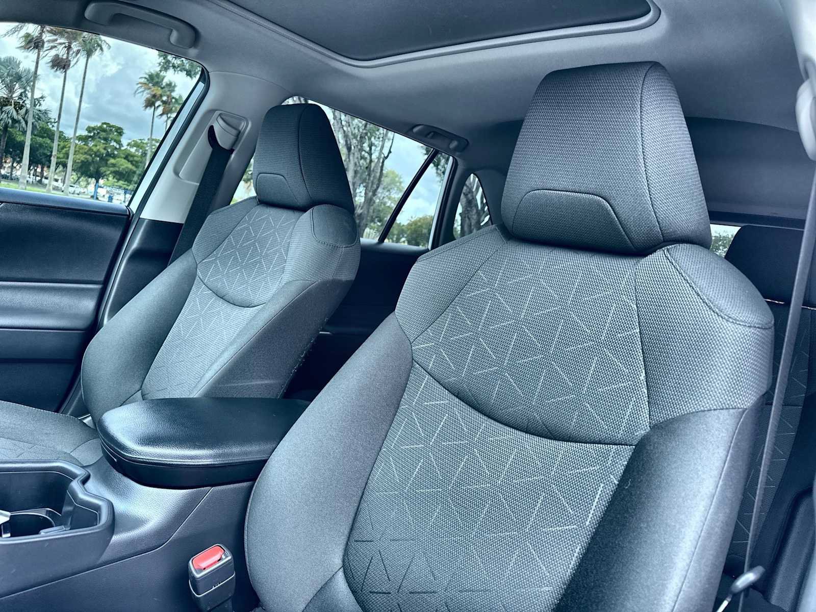 Used 2024 Toyota RAV4 XLE w/ Convenience Package FWD image 14