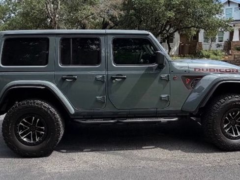 Used 2024 Jeep Wrangler Unlimited Rubicon AWD/4WD image 10