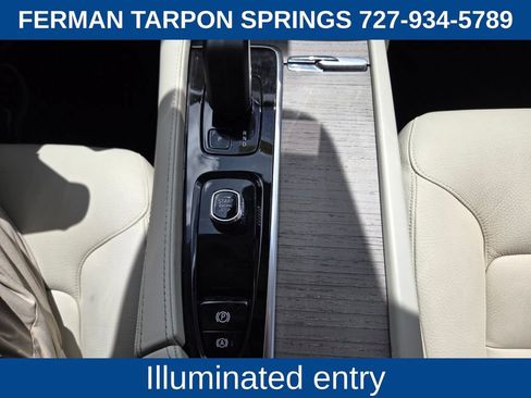 Certified 2024 Volvo XC90 B5 Plus AWD/4WD image 28