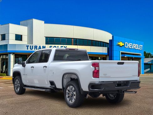 Used 2026 Chevrolet Silverado 2500 Custom w/ Custom Convenience Package AWD/4WD image 3