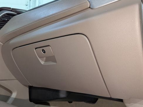 Used 2015 GMC Yukon XL SLT image 24