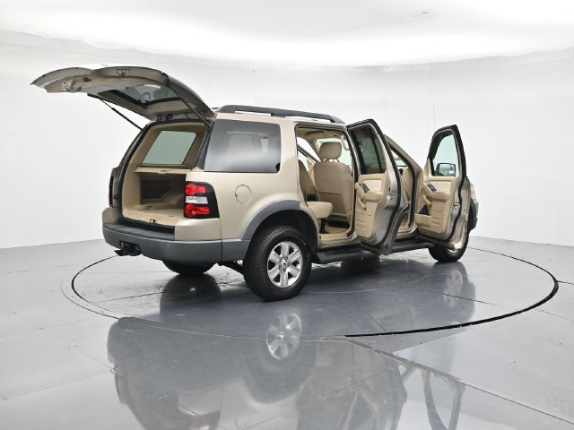 Used 2006 Ford Explorer XLT AWD/4WD image 51
