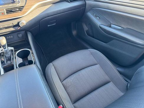 Used 2024 Nissan Altima 2.5 SV image 15
