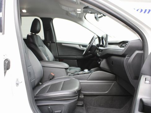 Used 2024 Ford Escape Platinum image 31