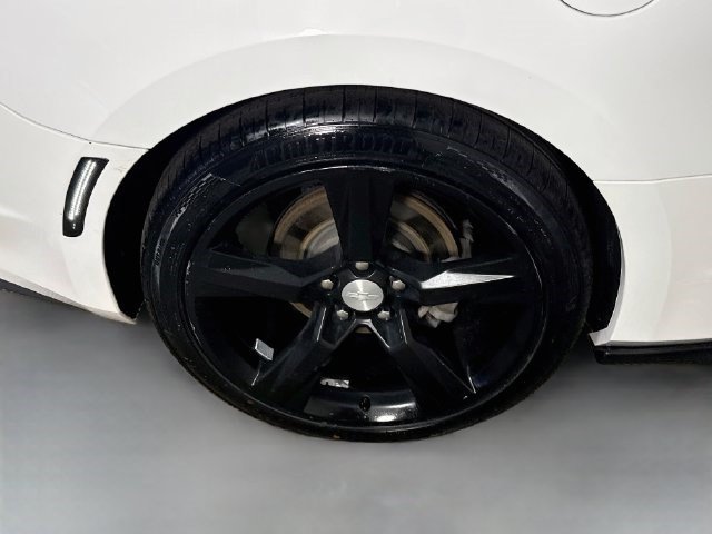 Used 2019 Chevrolet Camaro LT RWD image 30