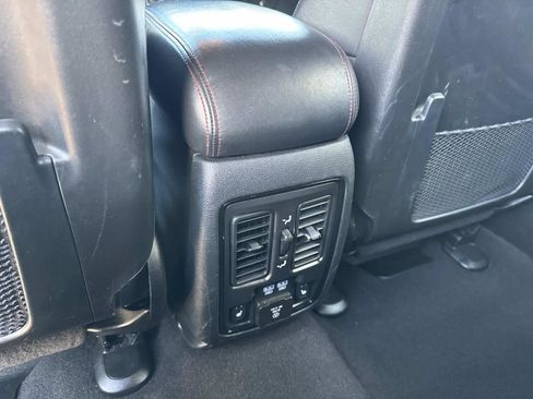 Used 2024 Dodge Durango GT image 17