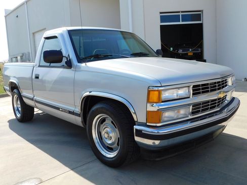 Used 1993 Chevrolet Silverado 1500 2WD Regular Cab image 36
