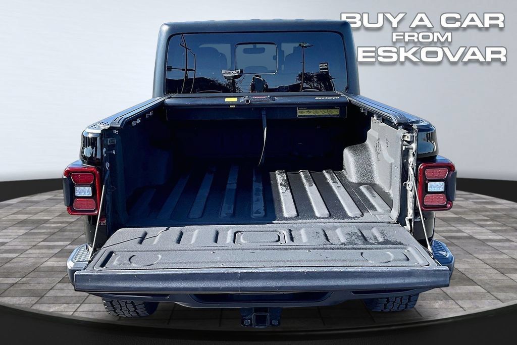 Used 2020 Jeep Gladiator Overland AWD/4WD image 18