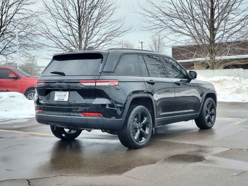 Certified 2023 Jeep Grand Cherokee Altitude image 2