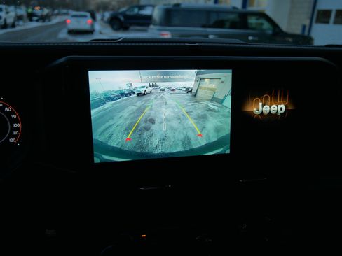 Used 2024 Jeep Wrangler Unlimited Rubicon image 30