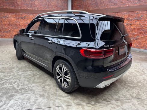 New 2025 Mercedes-Benz GLB 250 4MATIC image 3