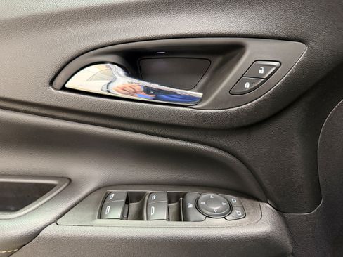Used 2020 Chevrolet Equinox Premier AWD/4WD image 13